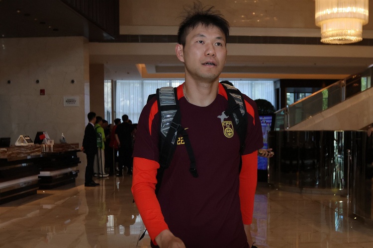 李源一3次助攻位居助攻榜榜首，李璇：再看伊萬發(fā)言覺得有種錯亂